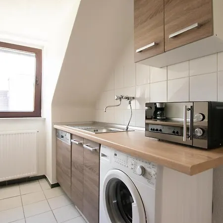 Raj Living - 1 , 2 And 3 Room Monteur Apartments Duisburg Exterior photo