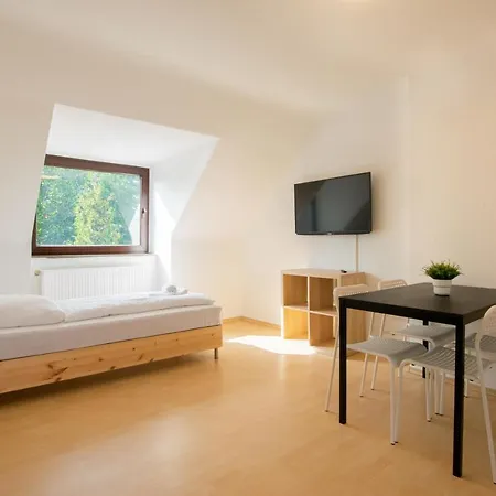 Raj Living - 1 , 2 And 3 Room Monteur Apartments Duisburg Exterior photo