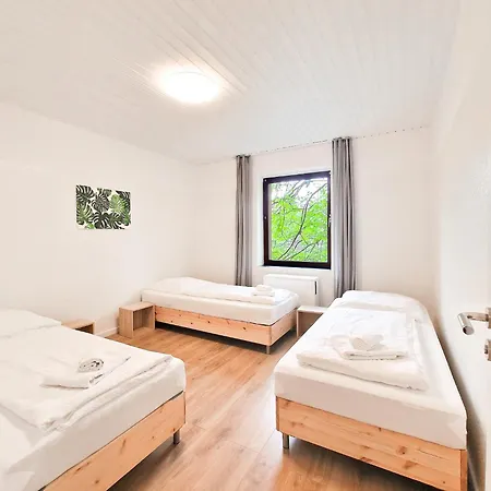 Raj Living - 1 , 2 And 3 Room Monteur Apartments Duisburg Exterior photo