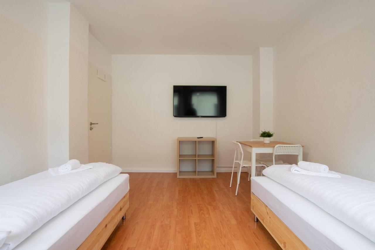 Raj Living - 1 , 2 And 3 Monteur Apartment